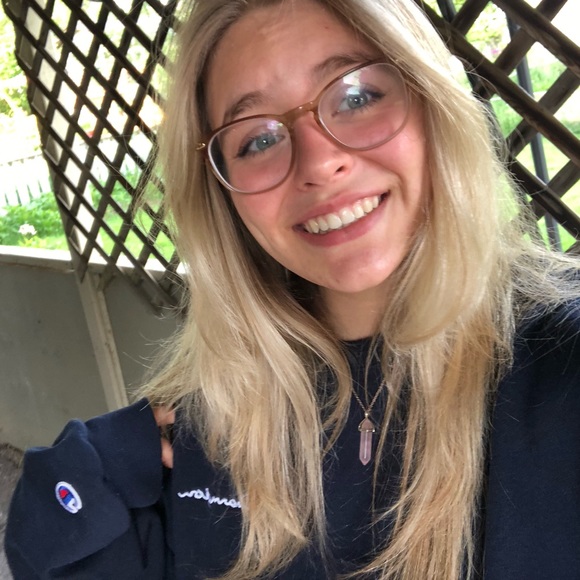 Meet your Posher, Edie - Picture 7 of 7